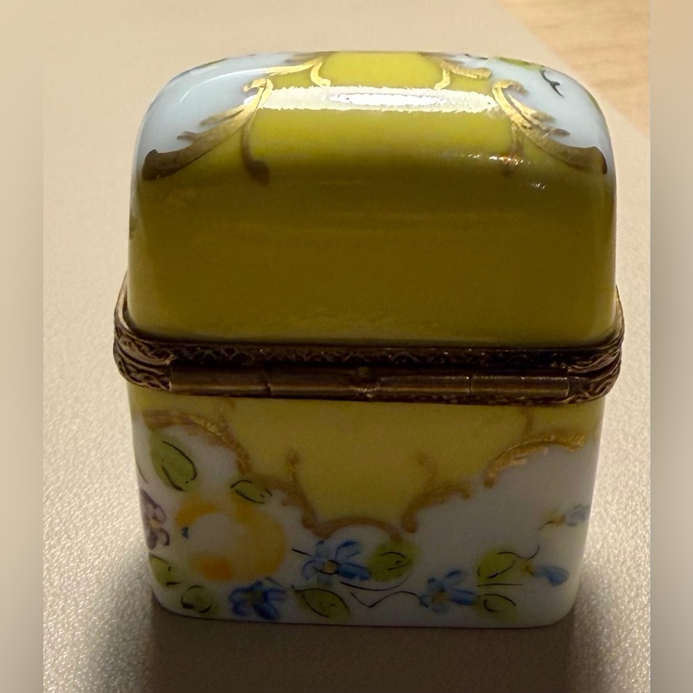 Limoges France Hand Painted Porcelain Trinket Box Floral Yellow Rose Pill Box - Picture 5 of 9